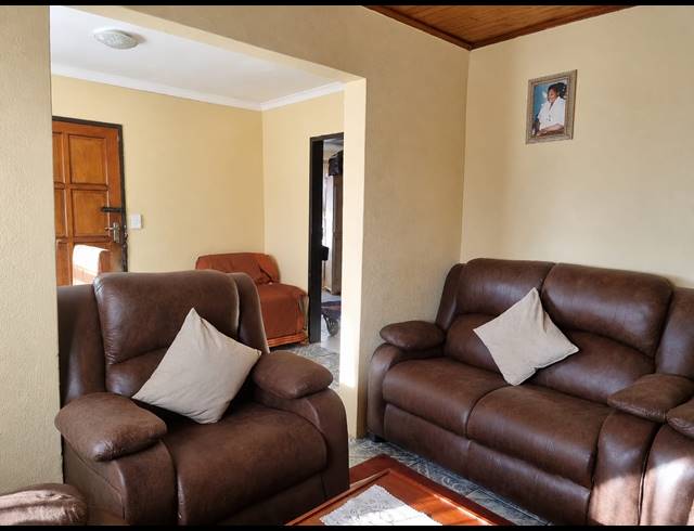 3 BEDROOM HOUSE FOR SALE IN EVATON CENTRAL